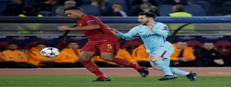 Juan Jesus protege a bola de Messi em Roma x Barcelona 